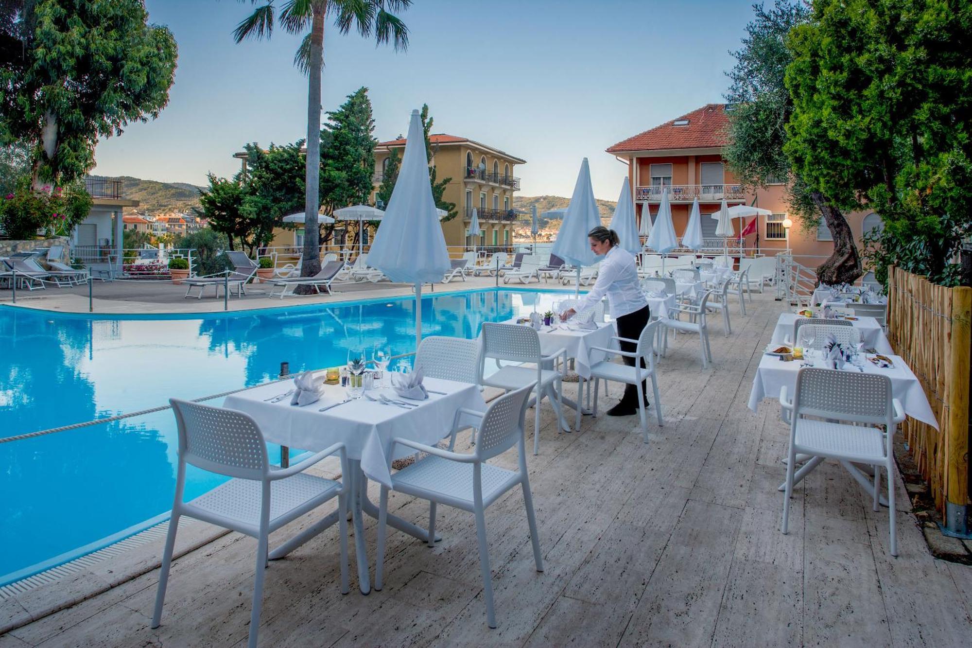 Hotel Moresco ดิอาโนมารีนา ภายนอก รูปภาพ