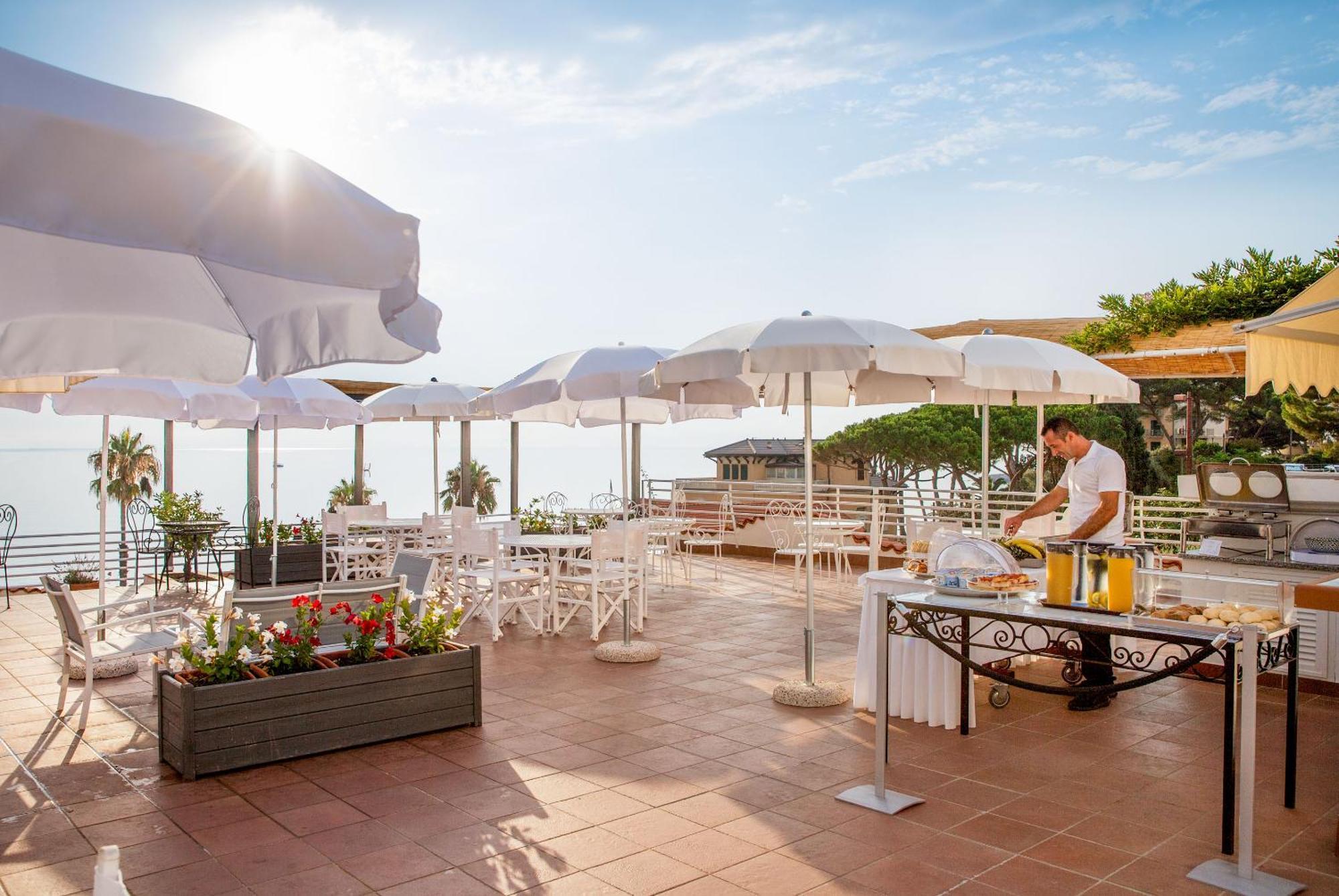 Hotel Moresco ดิอาโนมารีนา ภายนอก รูปภาพ