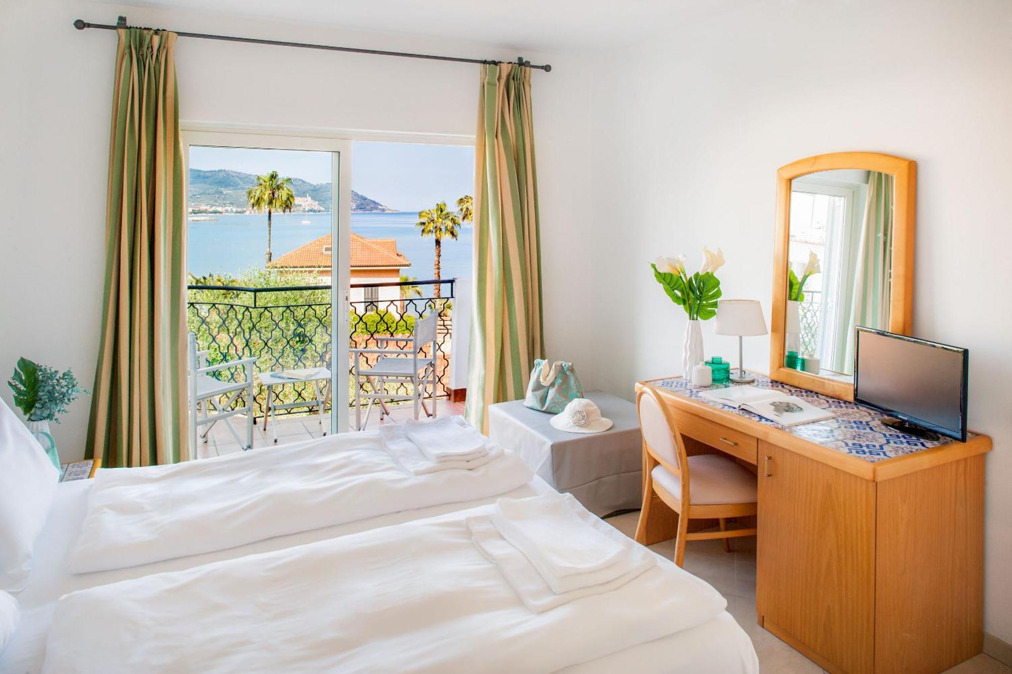 Hotel Moresco ดิอาโนมารีนา ภายนอก รูปภาพ