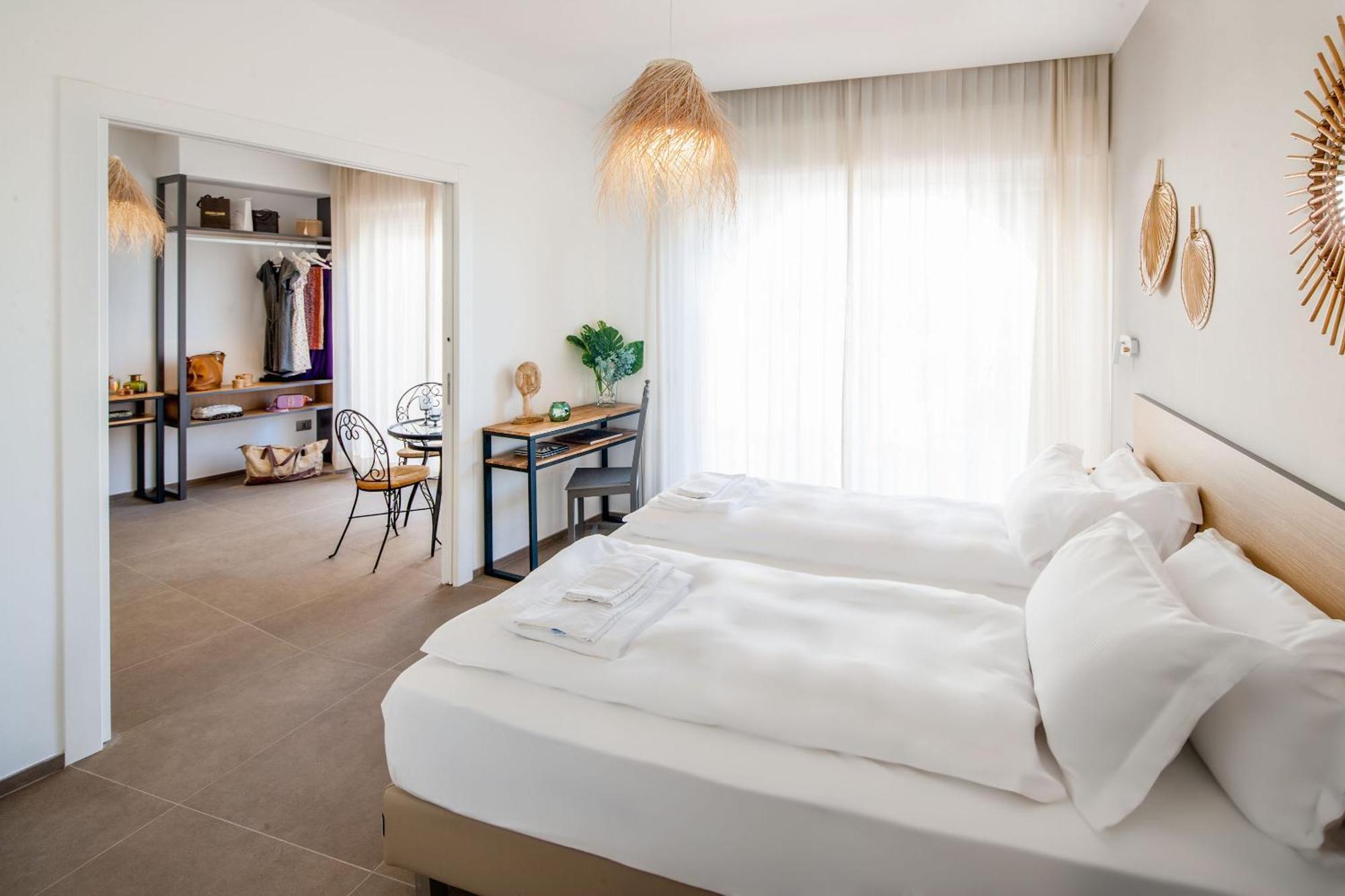Hotel Moresco ดิอาโนมารีนา ภายนอก รูปภาพ