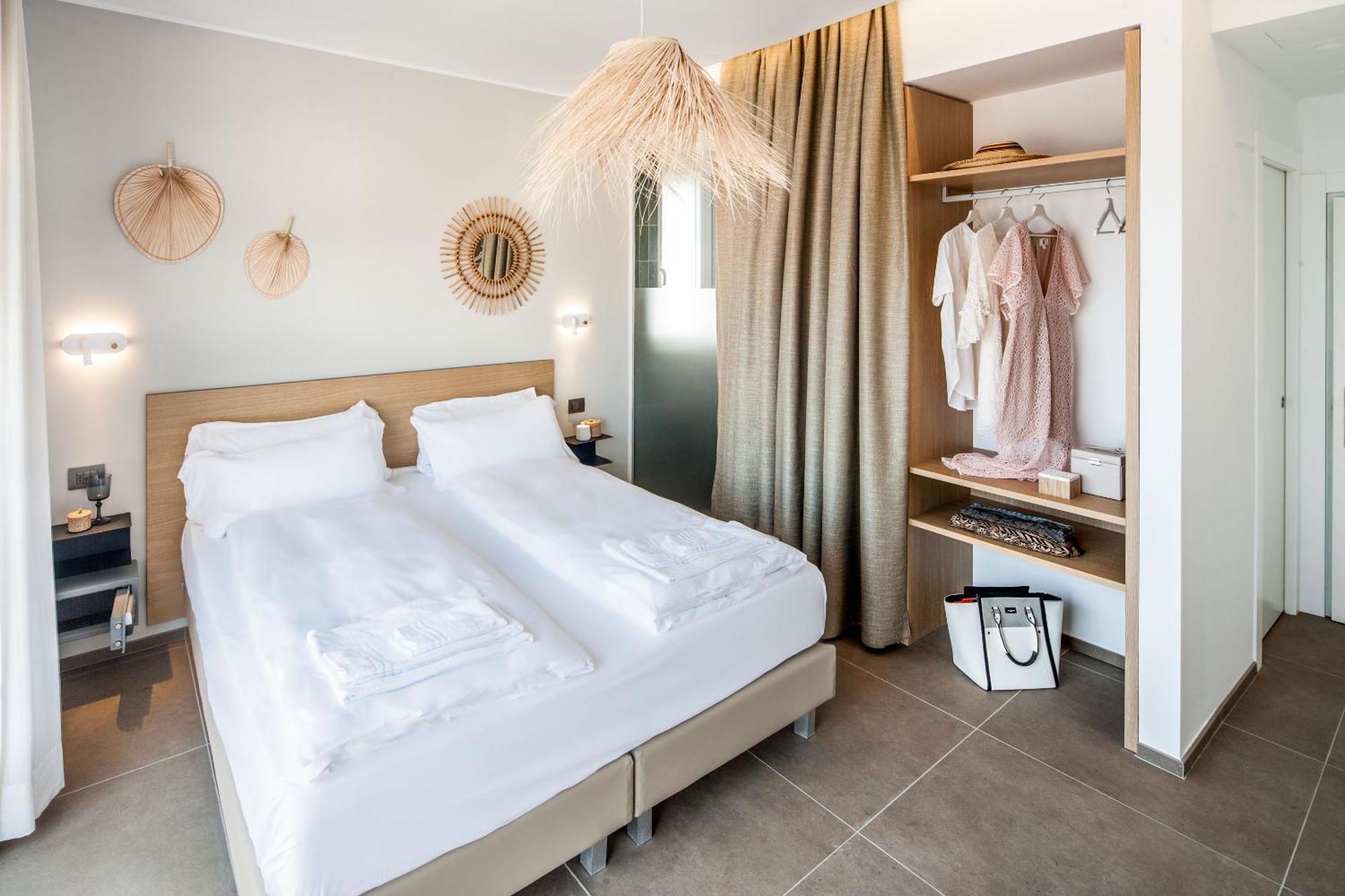 Hotel Moresco ดิอาโนมารีนา ภายนอก รูปภาพ